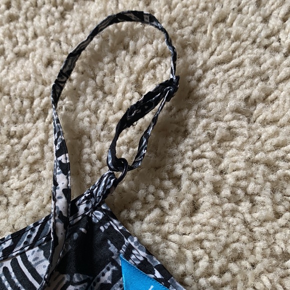 EUC Blue Island romper - Picture 6 of 7